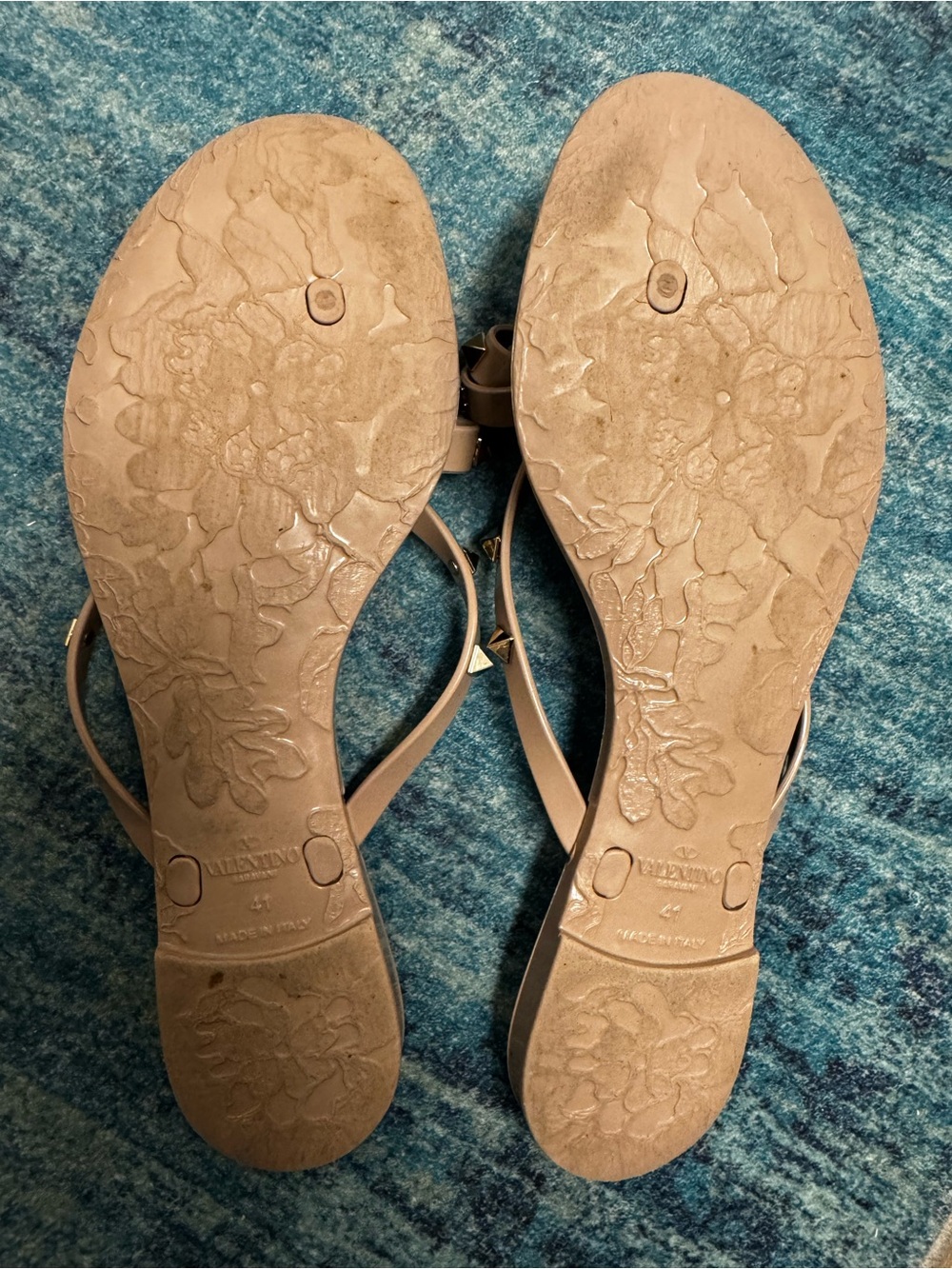 Valentino Blush Patent Jelly Bow Studded Thong Sandals - Picture 3 of 4